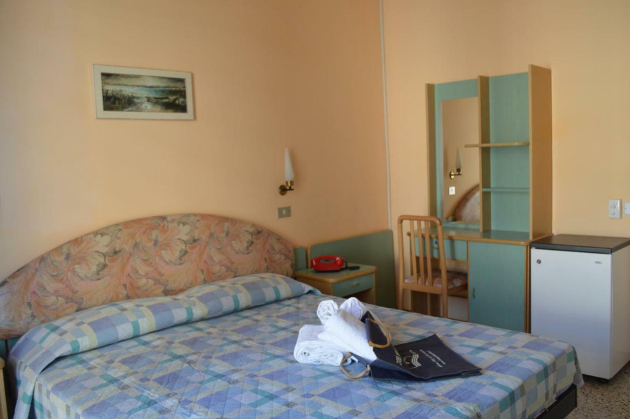 Hotel Lauretta Bellaria-Igea Marina Luaran gambar